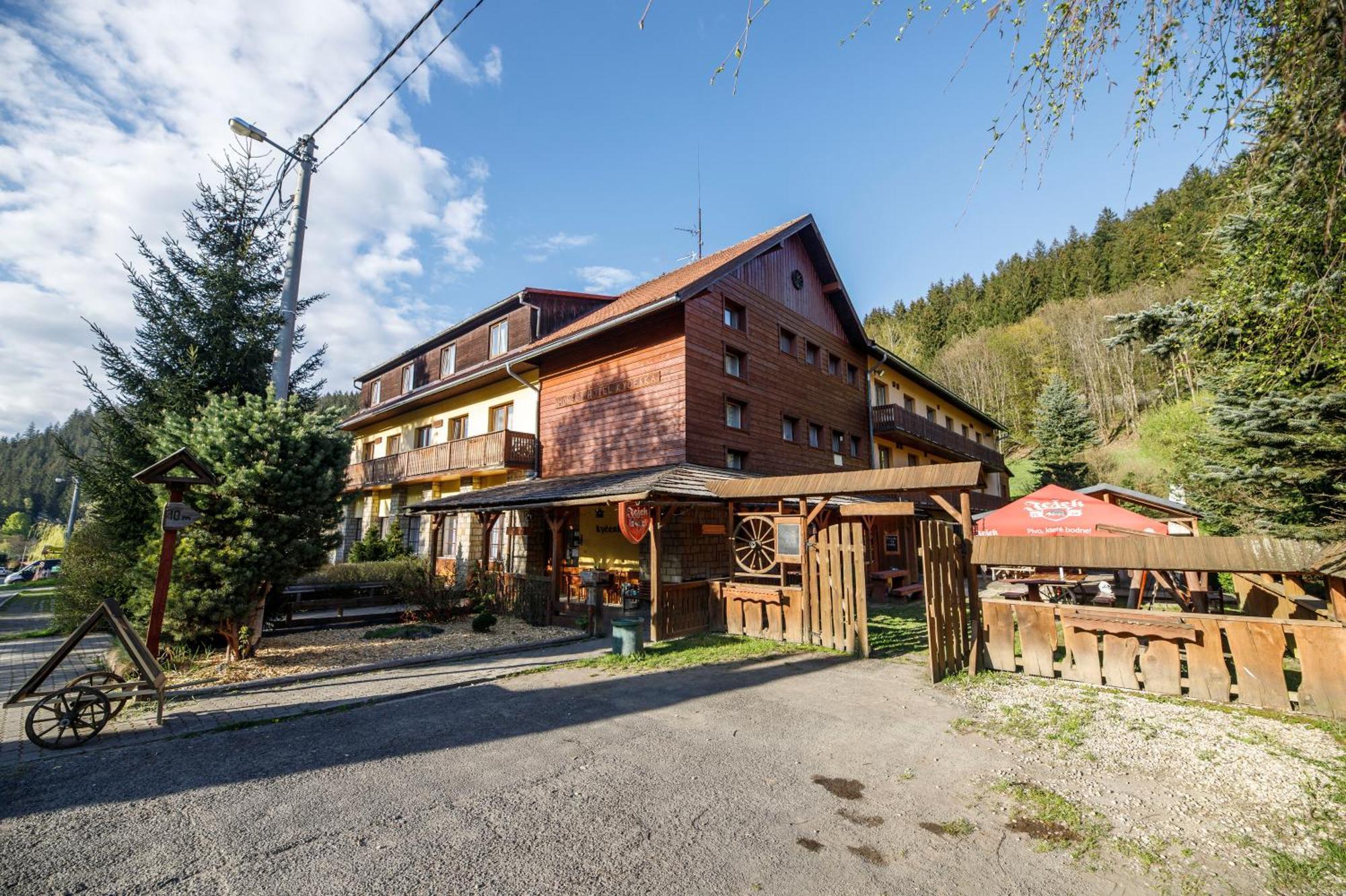 Horsky Hotel Kycerka Velke Karlovice Luaran gambar